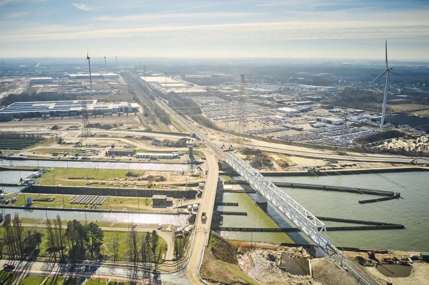 1ste elektrische trein op spoorlijn Genk Goederen - Bilzen